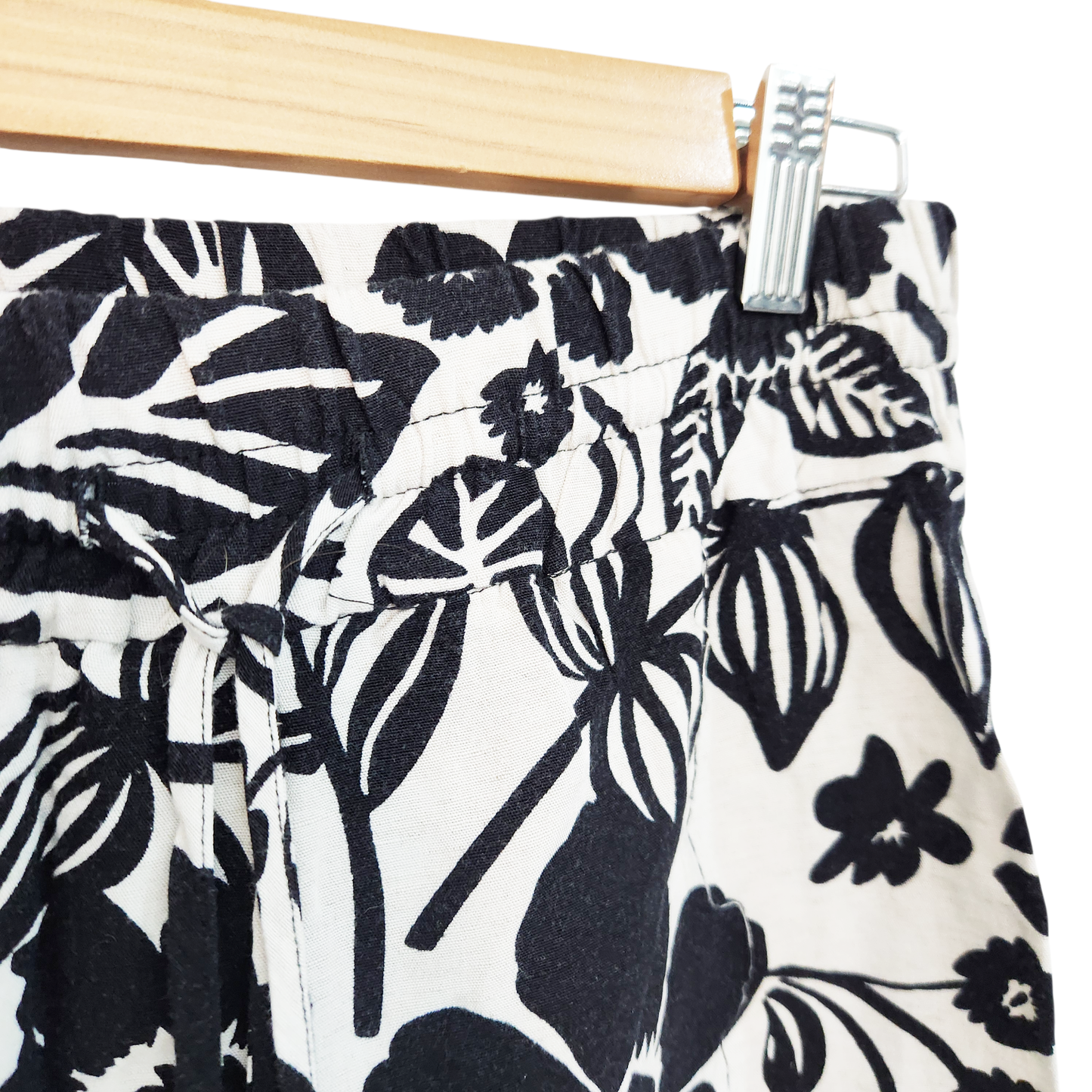 ZARA | מכנסיים קצרים לאישה מידה M