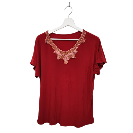 חולצה אדומה לאישה מידה XL