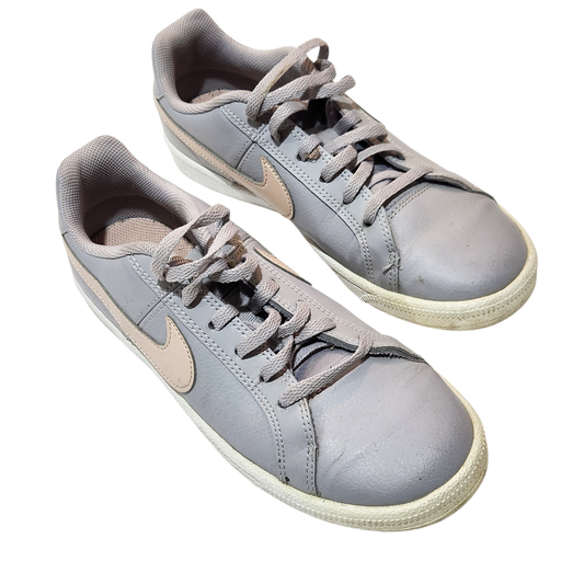 NIKE | נעליים לאישה מידה 36.5