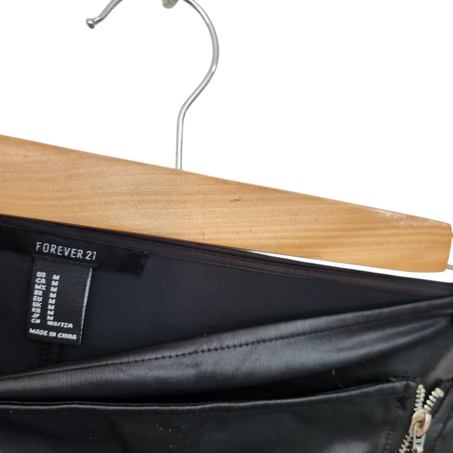 FOREVER21 | חצאית שחורה דמוי עור | לאישה מידה M