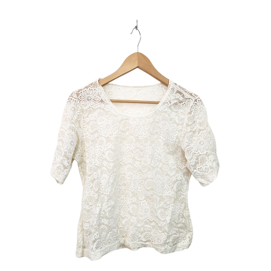 חולצת תחרה צבע קרם | לאישה מידה M