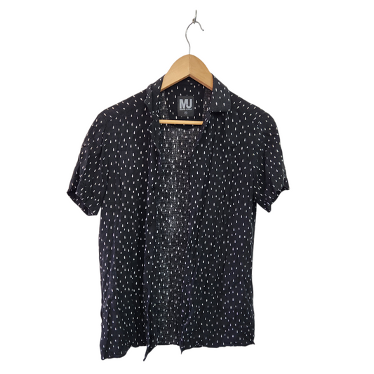 MANIA JEANS | חולצה קצרה מכופתרת צבע שחור | לגבר מידה XS