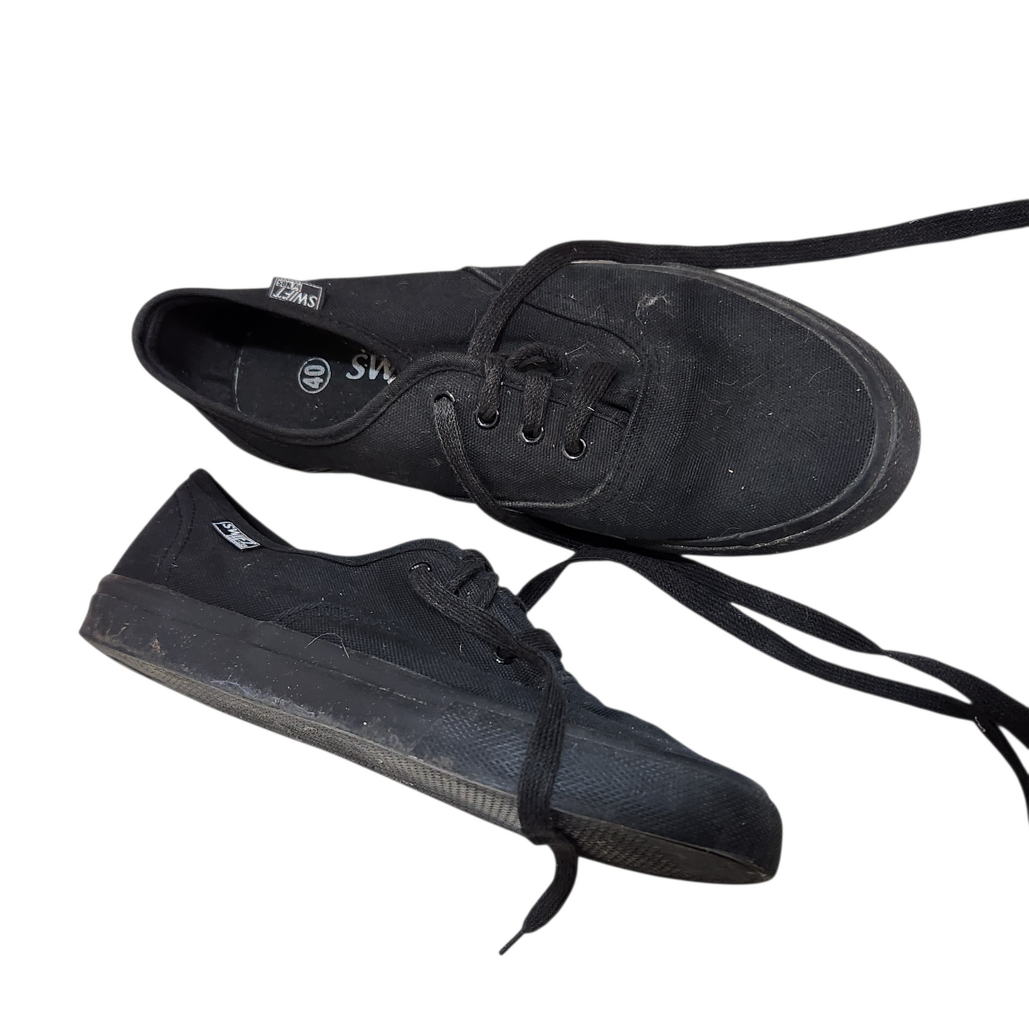 SWIFT | נעלי נשים צבע שחור מידה 40