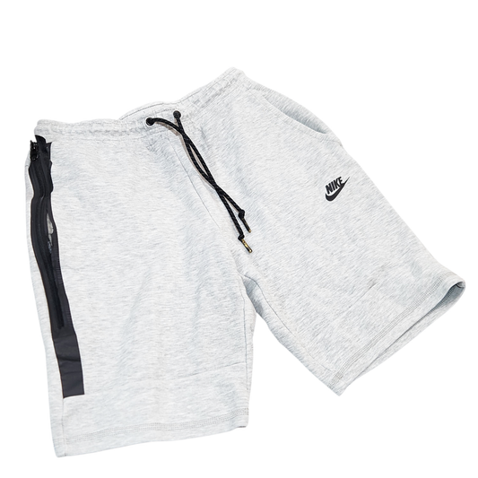 NIKE | מכנסיים קצרים לגבר מידה S | פגם קטן בכיס