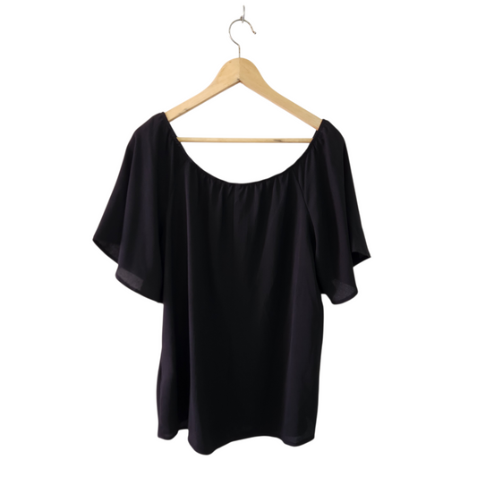 DISCREET חולצה קצרה צבע שחור | לאישה מידה 4 XL