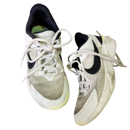 NIKE | נעליים מידה 36 | מצב משומש