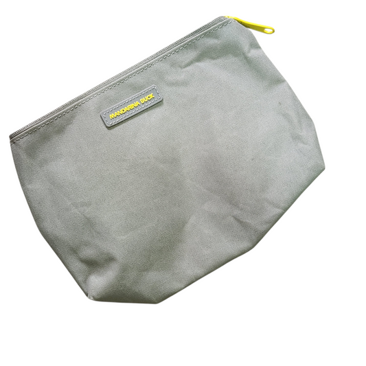 קייס אפור קטן