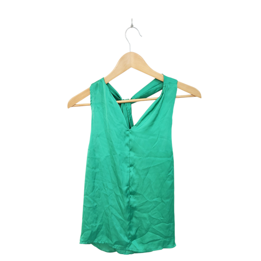 TERRA NOVA | גופיית סטן מעוצבת צבע ירוק | לאישה מידה M