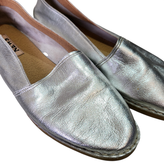 NEWS | נעלי נשים צבע כסוף מידה 37