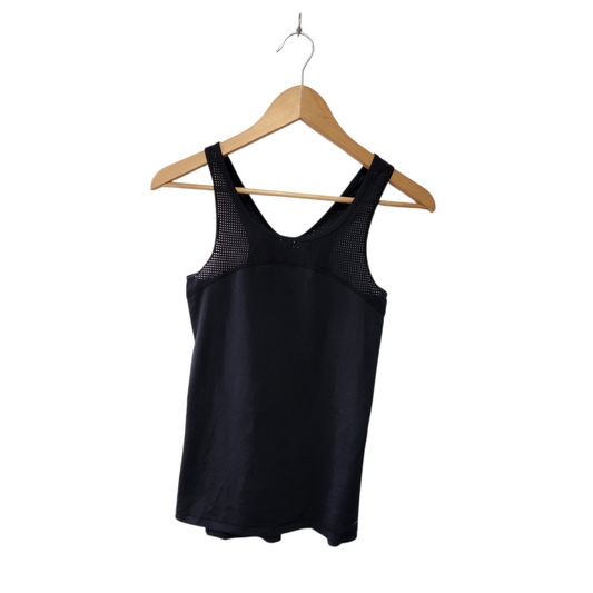 NIKE | גופייה צבע שחור לאישה מידה S