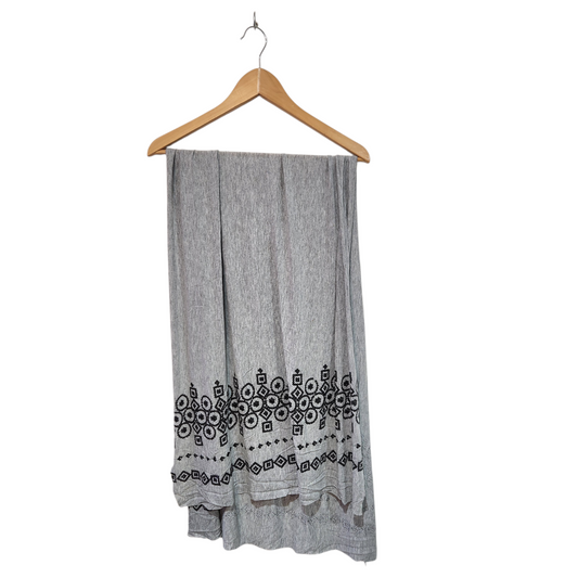 צעיף בד דק צבע אפור עם פייטים