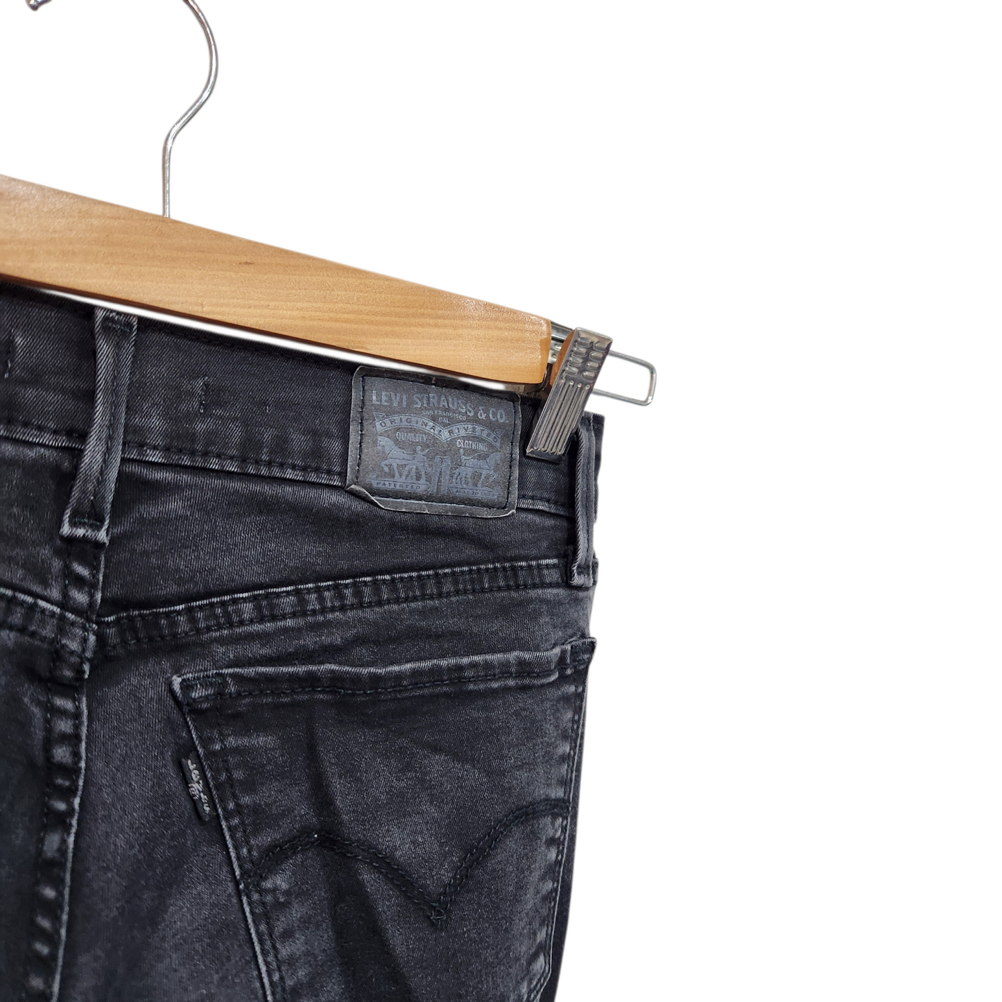 LEVI'S | ג'ינס סופר סקיני צבע שחור | לאישה מידה 26 אמריקאית | 36 אירופאית