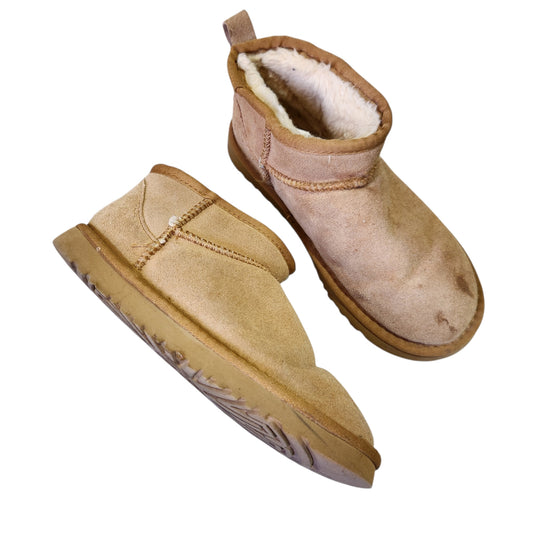 UGG | נעלי נשים מידה 37 | לא נבדקה מקוריות | מצב משומש