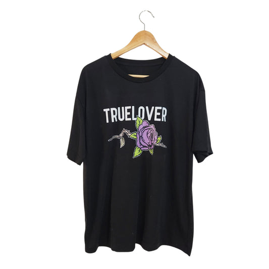 SHEIN | חולצת טי לגבר מידה S | שחורה הדפס TRUE LOVER