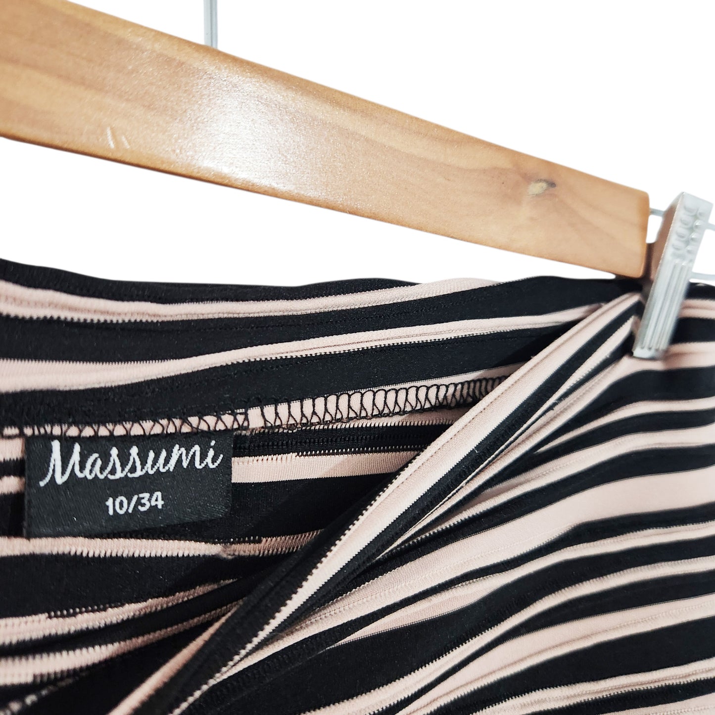 Massumi | חצאית עיפרון פסים שחור־פודרה לאישה מידה 34 (XS)