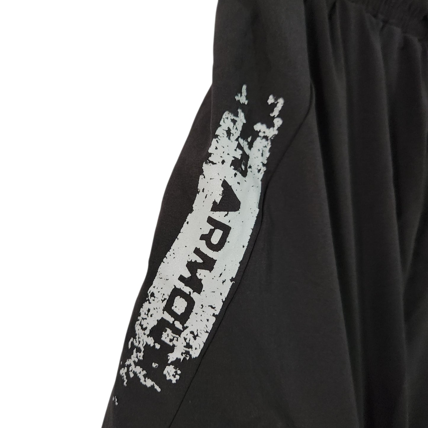 Under Armour | מכנסי ספורט קצרים לגבר מידה M | שחור