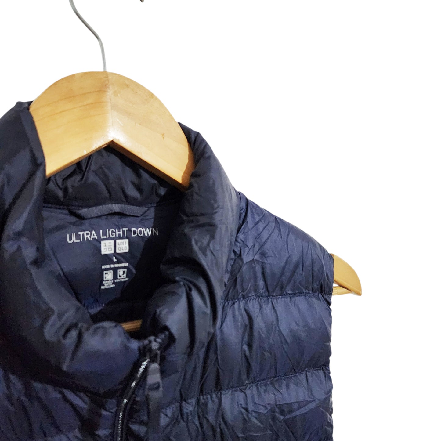 UNIQLO | וסט פוך Ultra Light Down לנשים | מידה L | כחול כהה