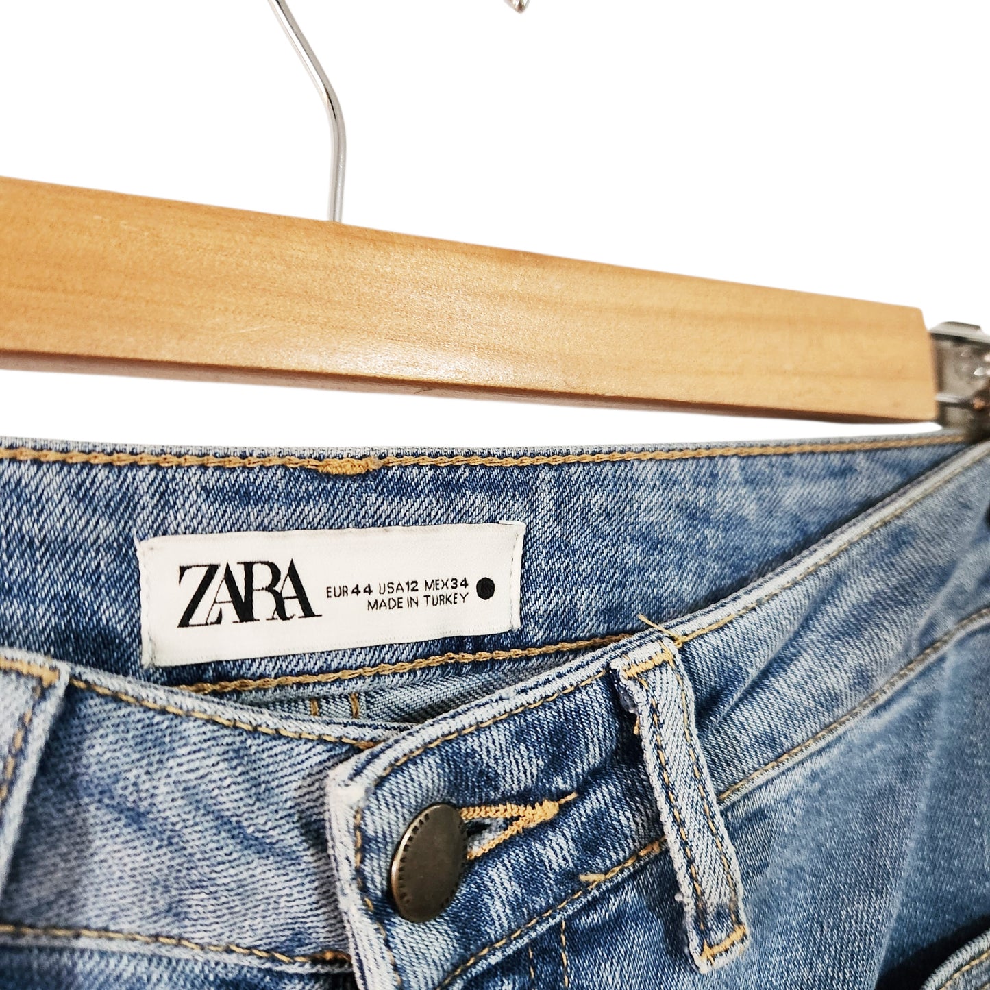 ZARA | ג'ינס לנשים מידה 44 | כחול בהיר בגזרת Straight