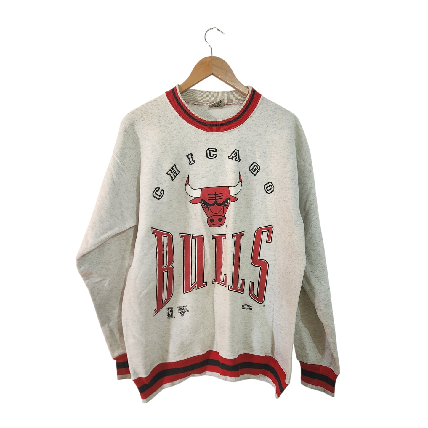 Nutmeg Mills | סווטשירט Chicago Bulls וינטג' | מידה L | מוכתם – מתאים לאספנים
