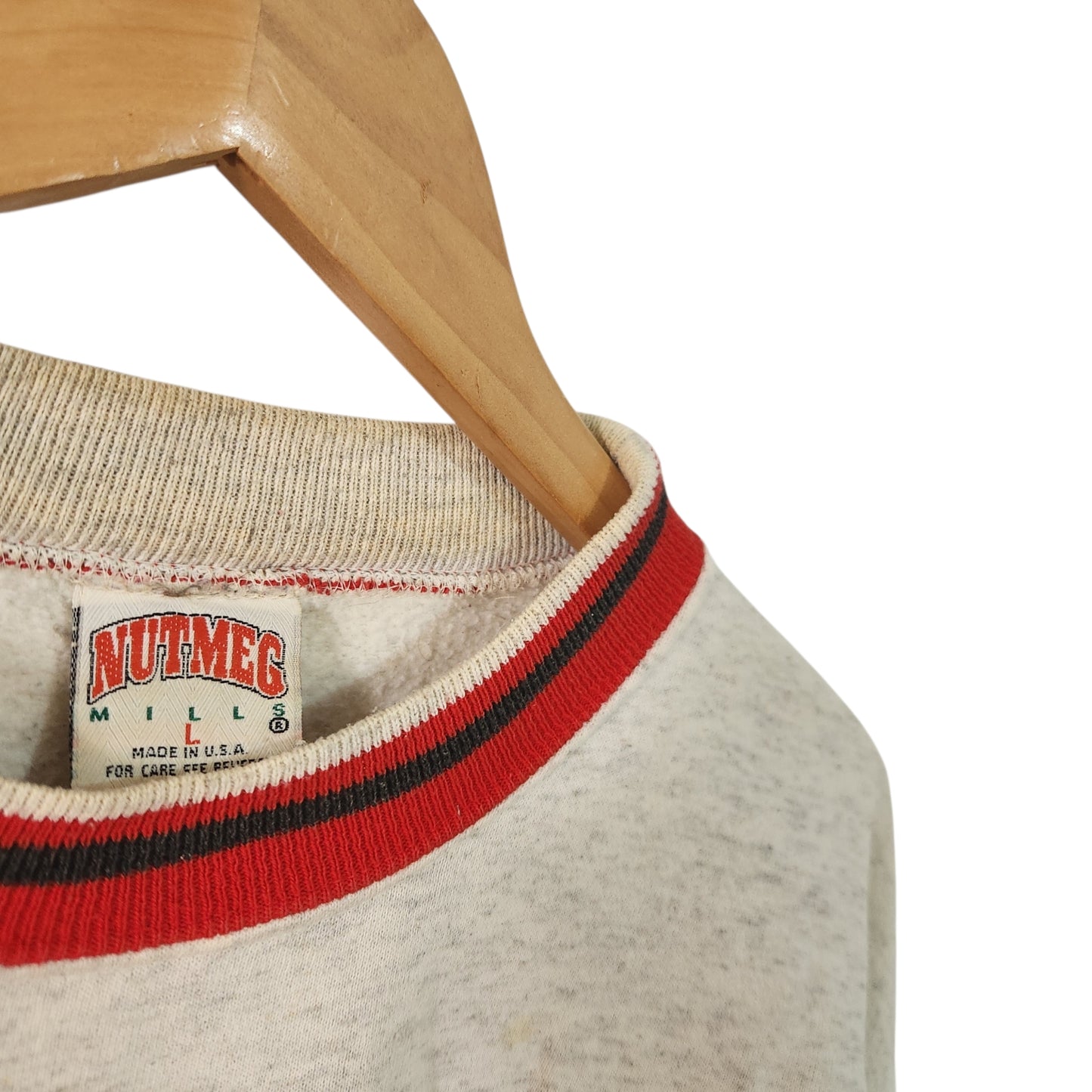 Nutmeg Mills | סווטשירט Chicago Bulls וינטג' | מידה L | מוכתם – מתאים לאספנים