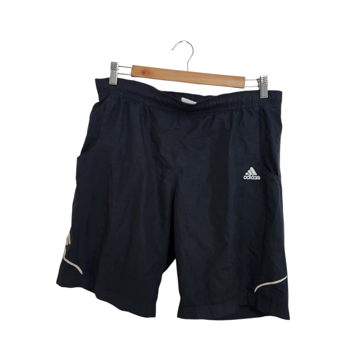 adidas | מכנסי ספורט קצרים לגברים | מידה 34 אינץ' (L) | שחור