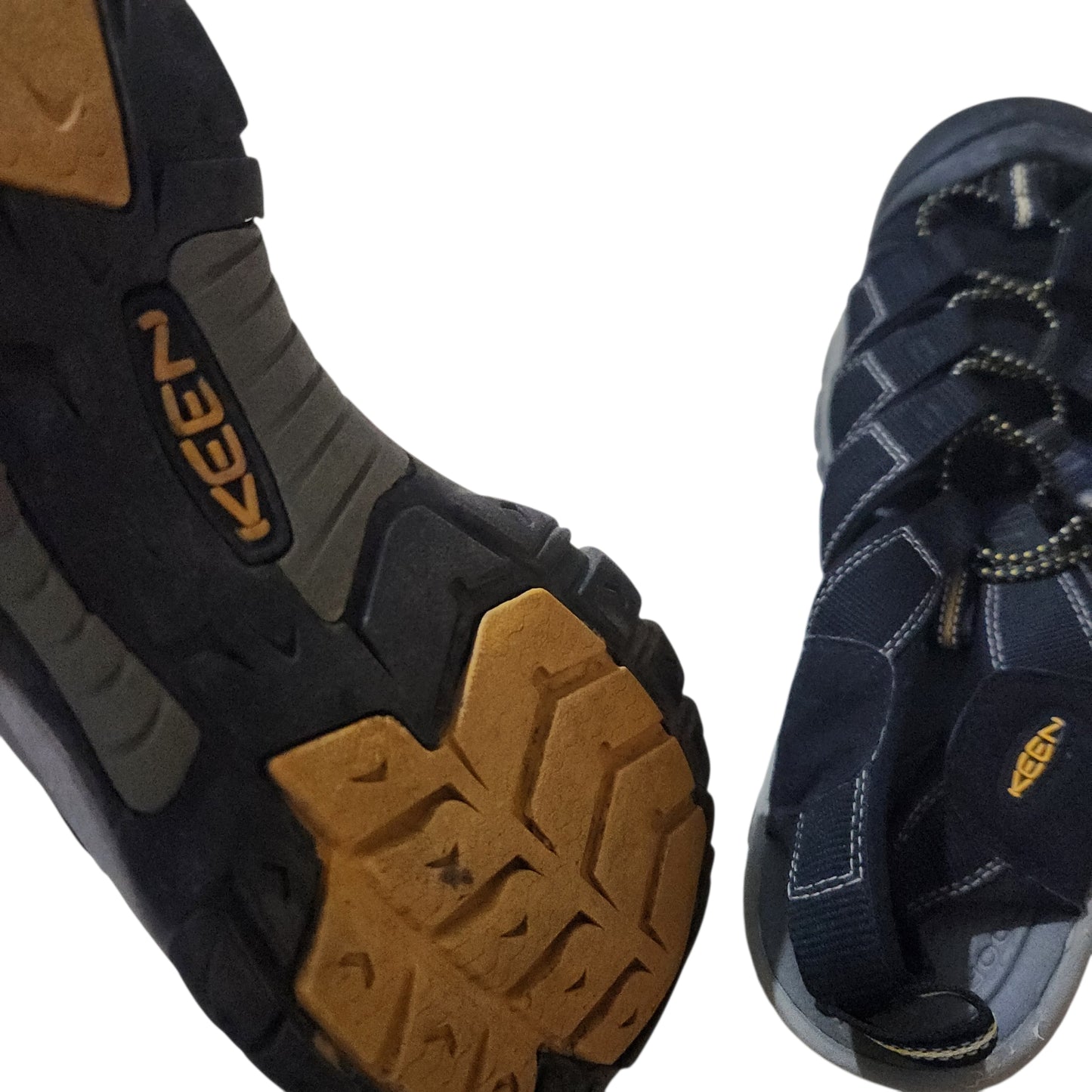 KEEN | סנדלי שטח לגברים מידה 44 | שחור/אפור