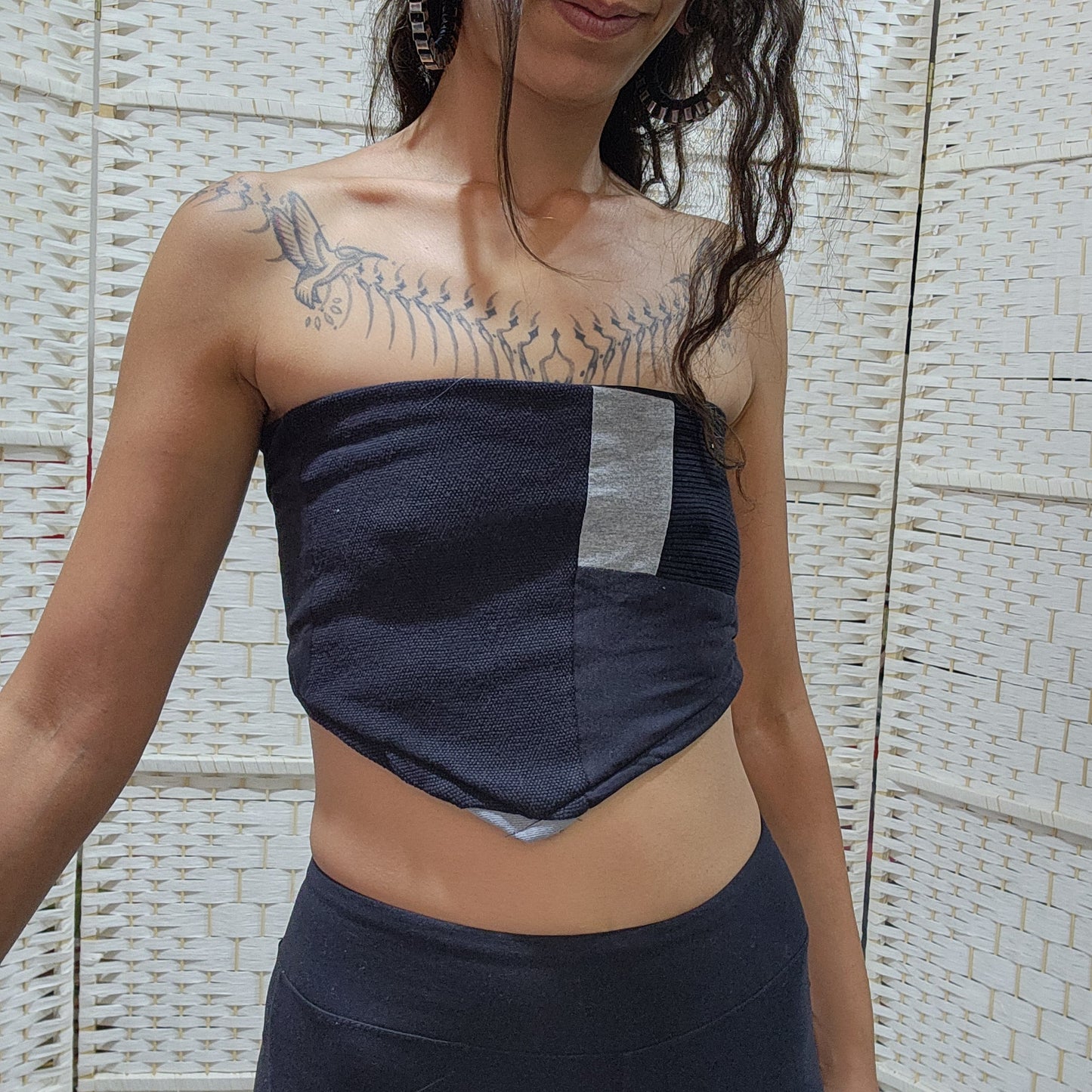 RUTH HAGGIA | טופ סטרפלס Upcycled S/M | מיחדוש בעבודת יד | גב קשירה מתכוונן