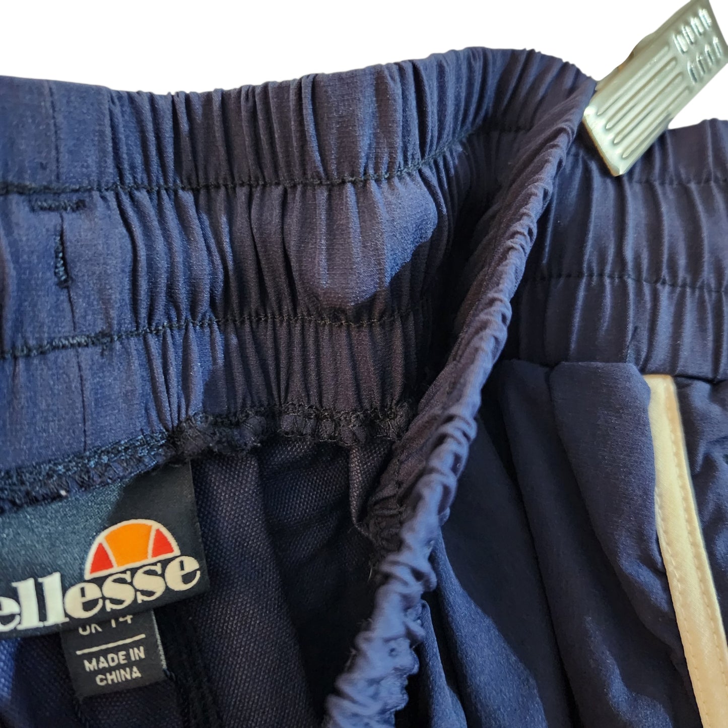 ELLESSE מכנסי ספורט קצרים לנשים כחול נייבי – מידה 42