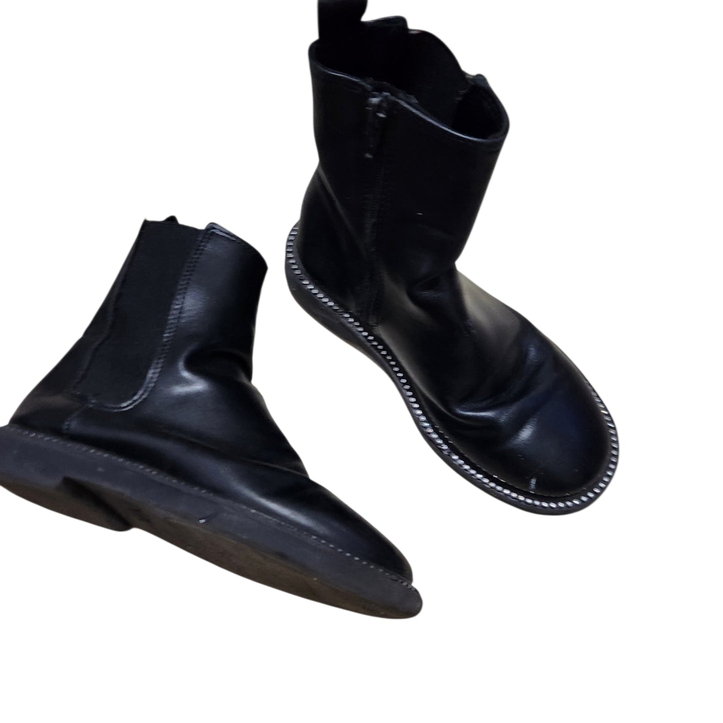ZARA | מגפיים שחורים עם ניטים עדינים | לילדות מידה 31