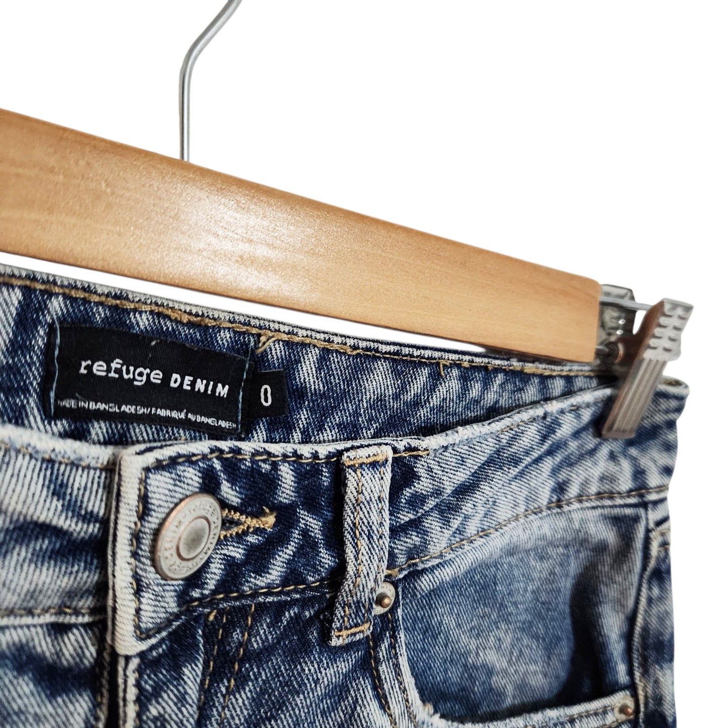 REFUGE DENIM ג'ינס ישר לנשים בצבע כחול בהיר – מידה 0 S היקף מותן 26 אינץ