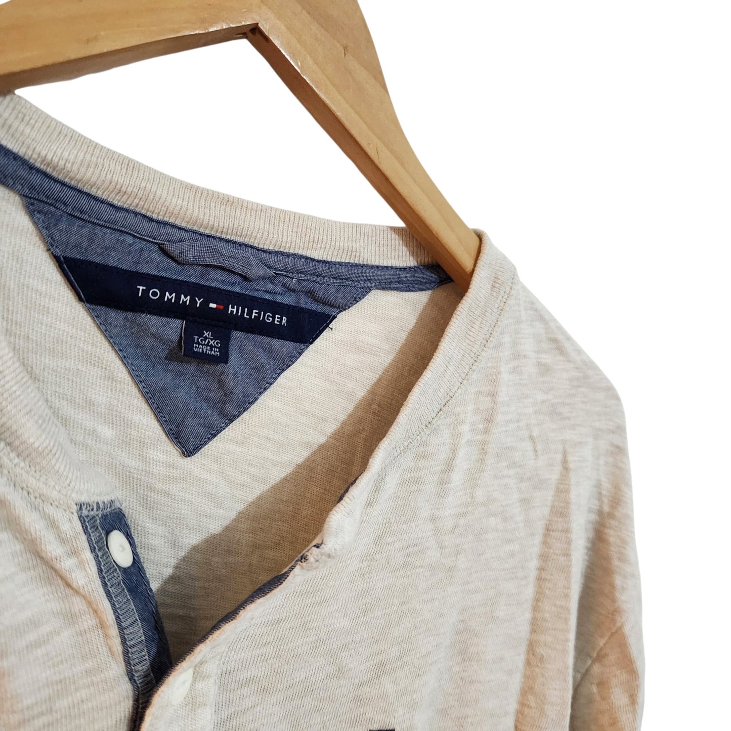 TOMMY HILFIGER | חולצת הנלי ארוכה בז׳ לגבר | מידה XL