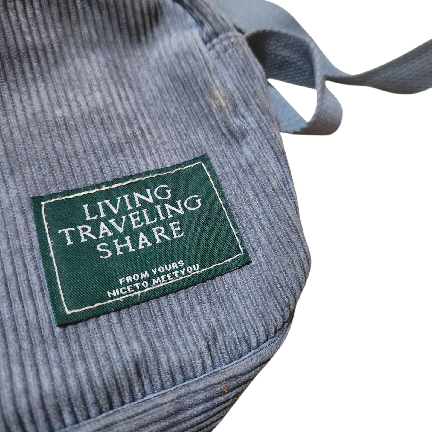 LIVING TRAVELING SHARE | תיק צד קטן קורדרוי | אפור