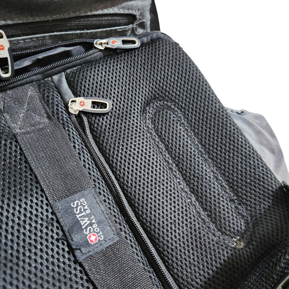 SWISS GLOBAL BAGS | תיק גב למחשב נייד שחור ואפור