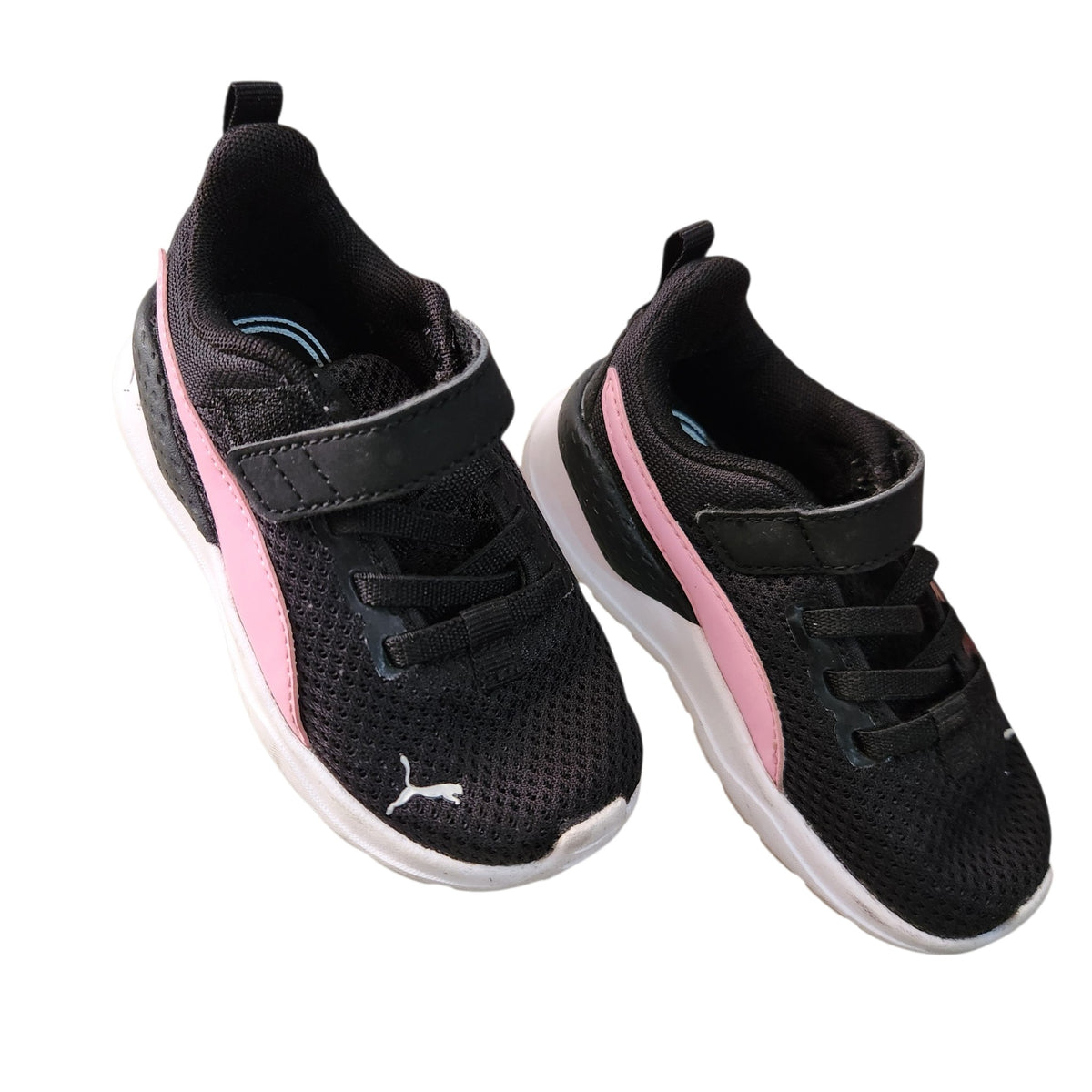 PUMA | נעלי ספורט שחורות ורודות | ילדות | מידה 23