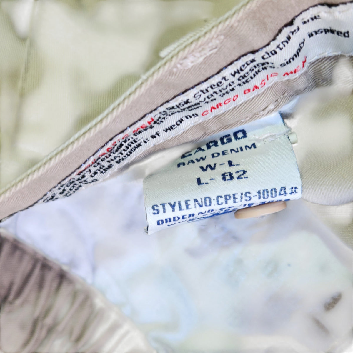 CARGO RAW DENIM | מכנסי ברמודה קרגו לגברים | W-L / L (32)