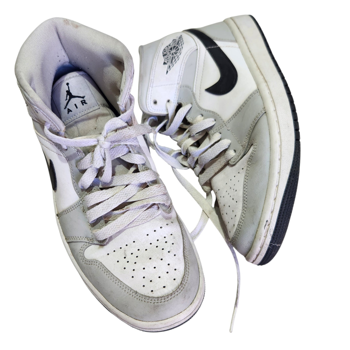 NIKE AIR JORDAN 1 MID | נעלי סניקרס גבוהות לאישה | מידה 38.5 | לבן אפור ושחור