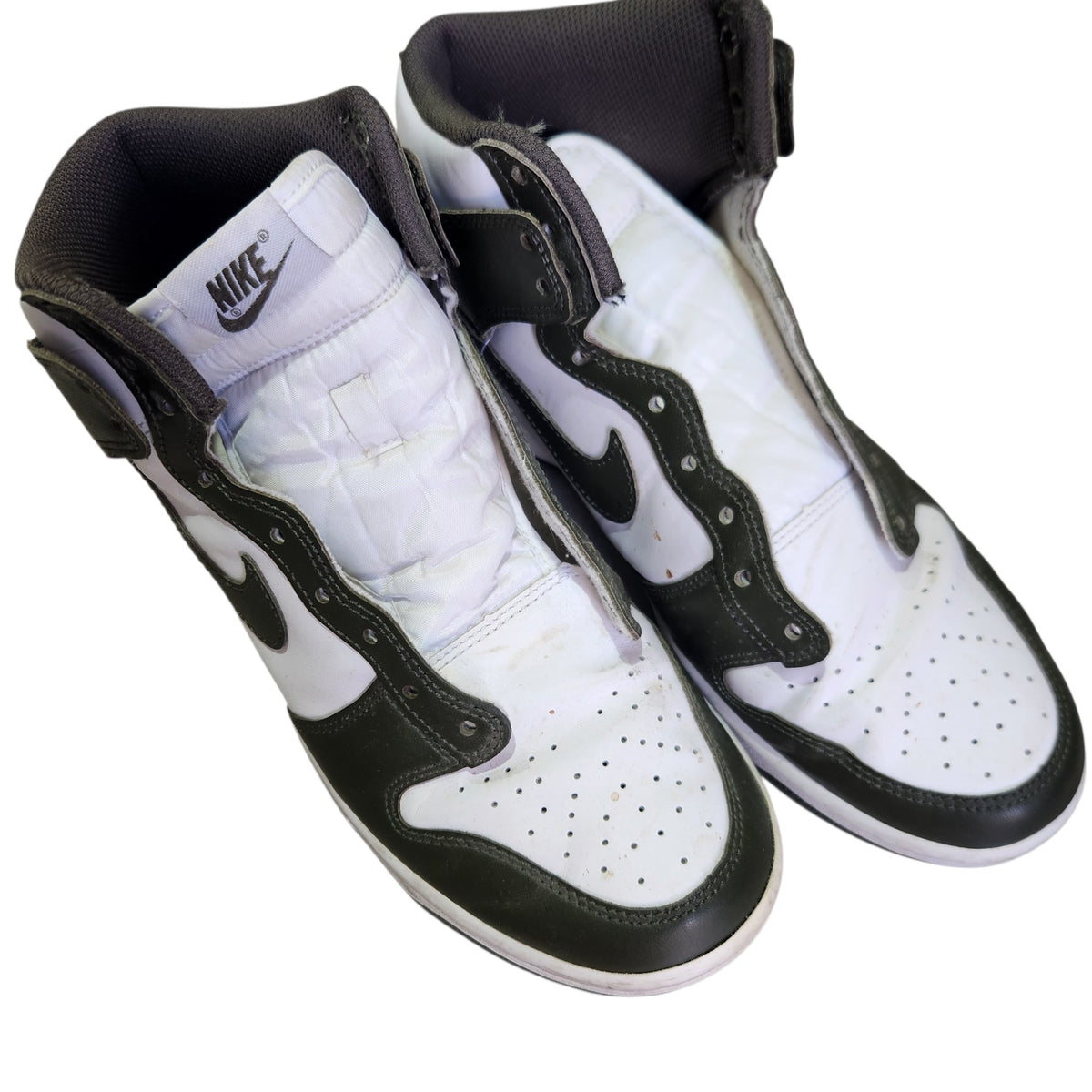 NIKE DUNK HIGH | נעלי סניקרס גבוהות לאישה | מידה 40.5 | שחור ולבן