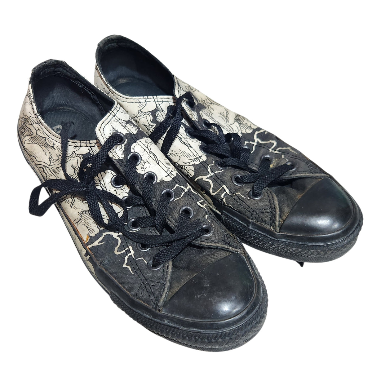 CONVERSE ALL STAR | נעלי סניקרס נמוכות בהדפס קומיקס שחור ולבן | יוניסקס | מידה 40