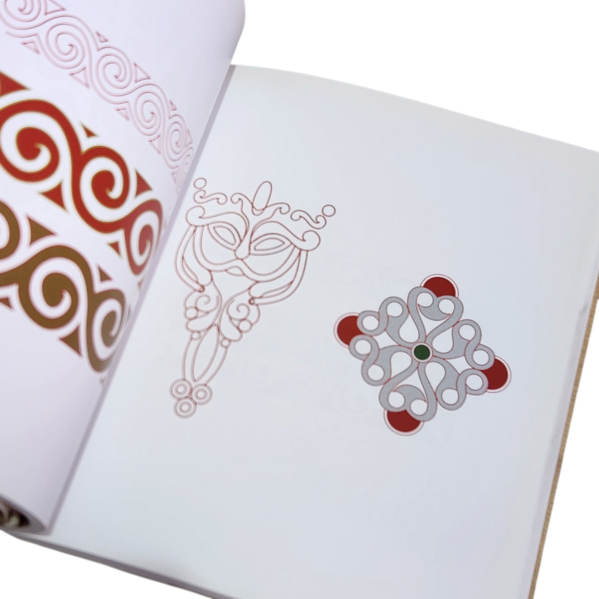 The Tattoo Sourcebook | Andy Sloss & Zaynab Mirza | ספר עיצובי קעקועים באנגלית