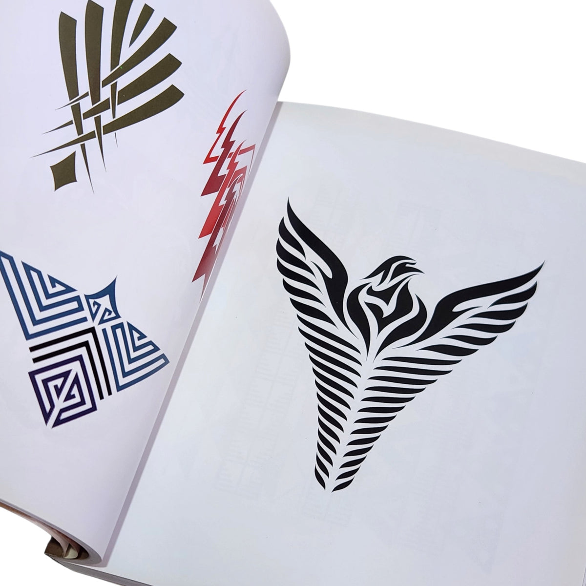 The Tattoo Sourcebook | Andy Sloss & Zaynab Mirza | ספר עיצובי קעקועים באנגלית