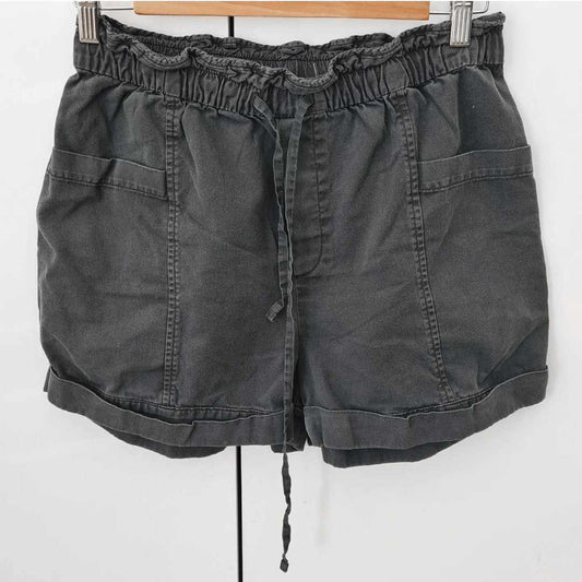 MANGO מכנסיים קצרים מידה M