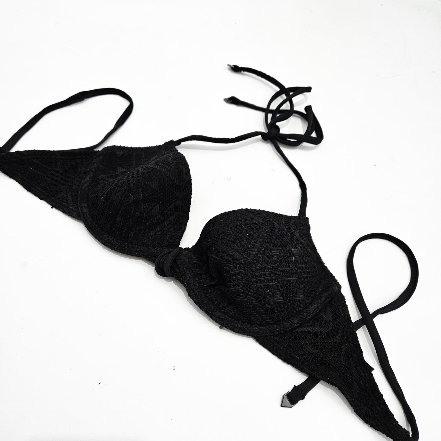 H&M חזיית בגד ים צבע שחור מידה A70‏