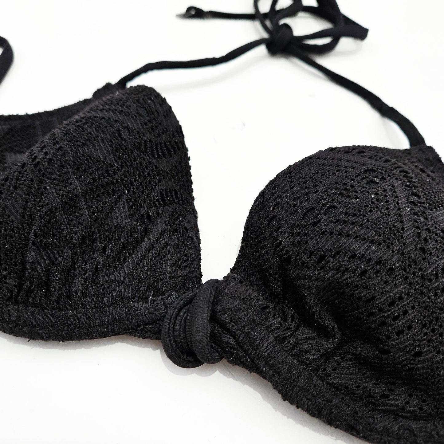 H&M חזיית בגד ים צבע שחור מידה A70‏