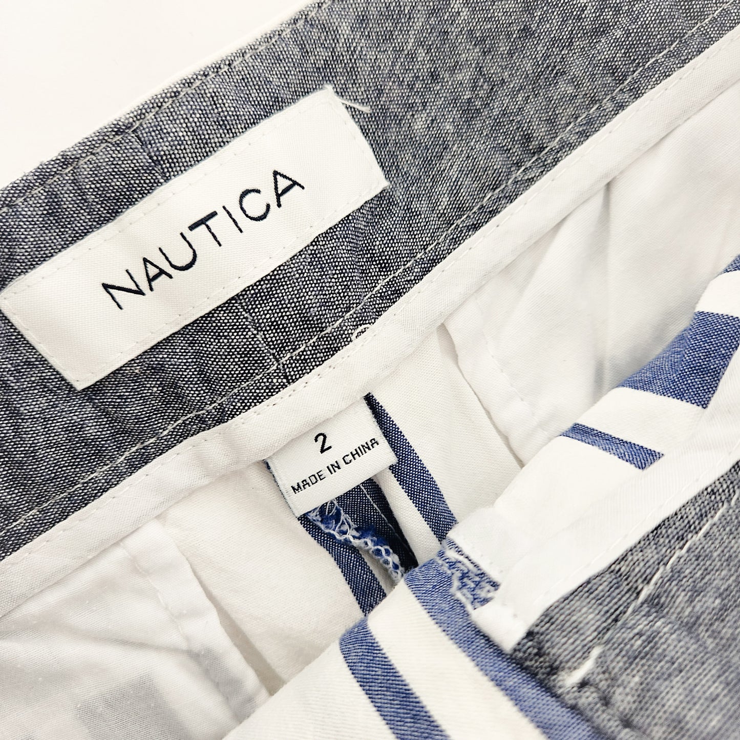 NAUTICA מכנסיים קצרים לאישה מידה 2 S 36 יש כתם פיצי מצורפת תמונה