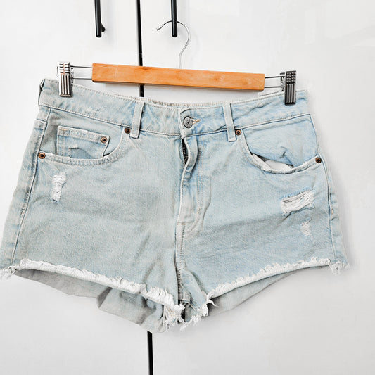 H&M ג'ינס קצר לאישה מידה 40 L‏