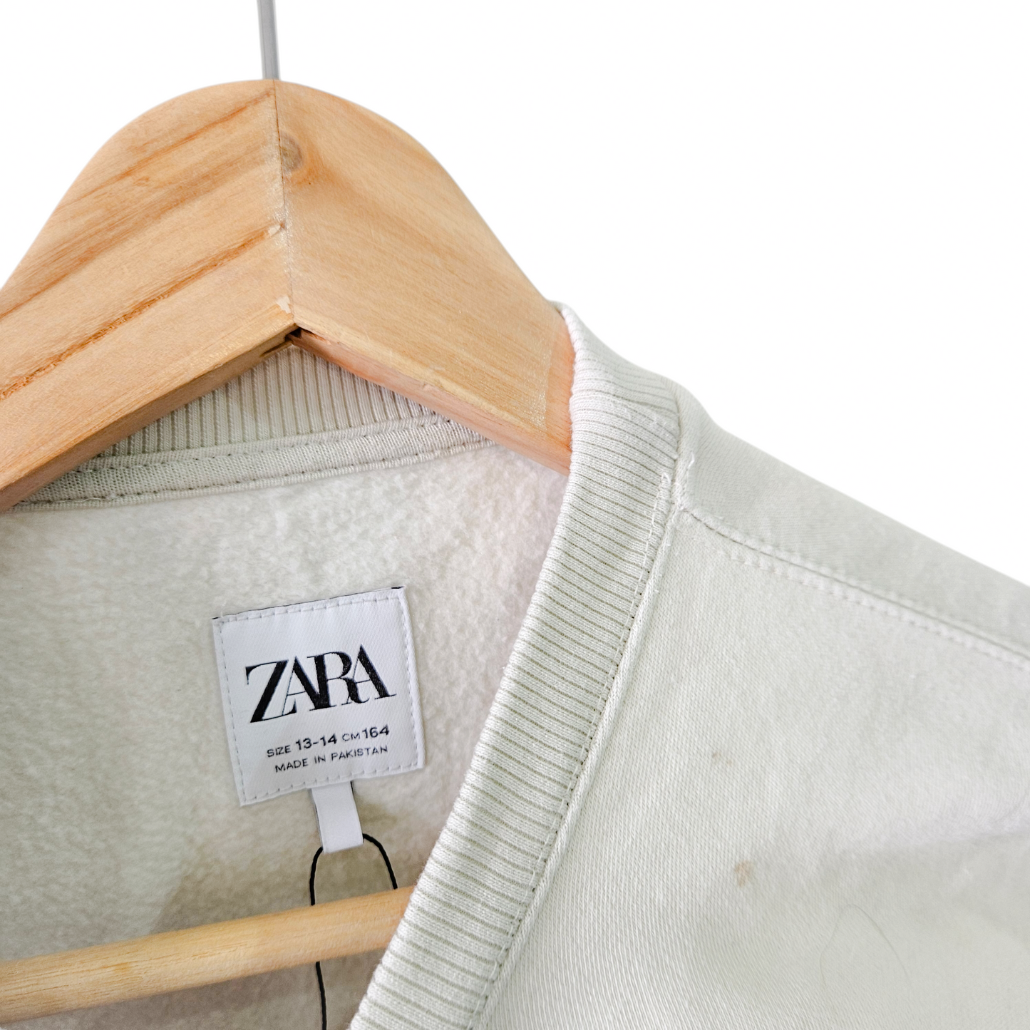 ZARA פוטר לילדים גיל 13-14 כתם קטן מצורפת תמונה