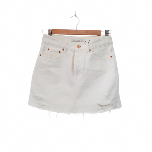 Bershka חצאית לבנה חדשה עם תווית לאישה מידה S‏