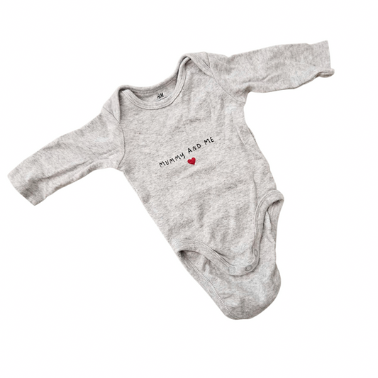 H&M בגד גוף לתינוקות 0-3 חודשים