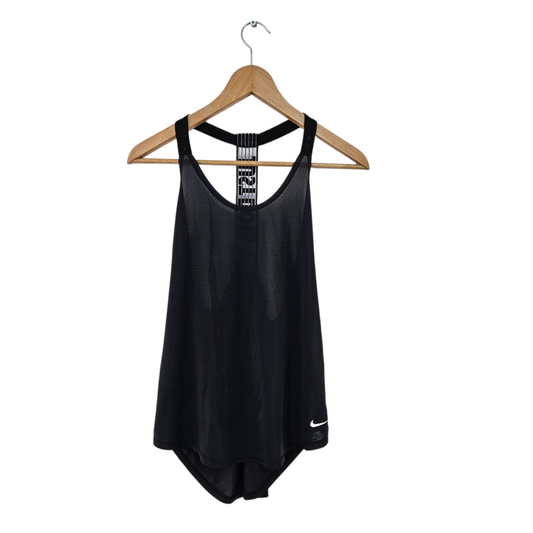 Nike גופיה שחורה לאישה מידה S‏