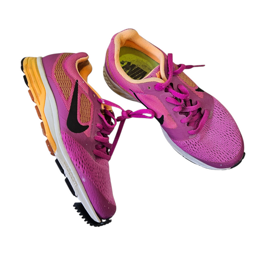 Nike 38 נעליים לאישה מידה